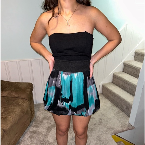 New never worn, Urban decay strapless dress - Picture 2 of 3